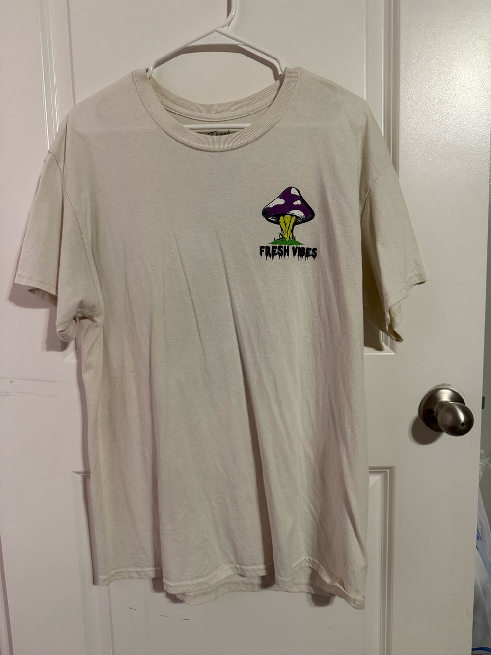 Men’s Short Sleeve Tee in Cream with Mushroom Graphic
